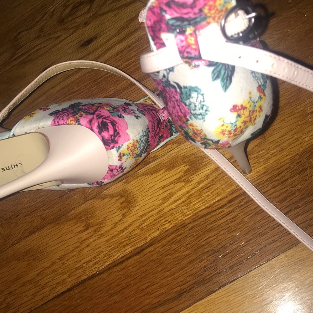 Heels good condition - Picture 4 of 4